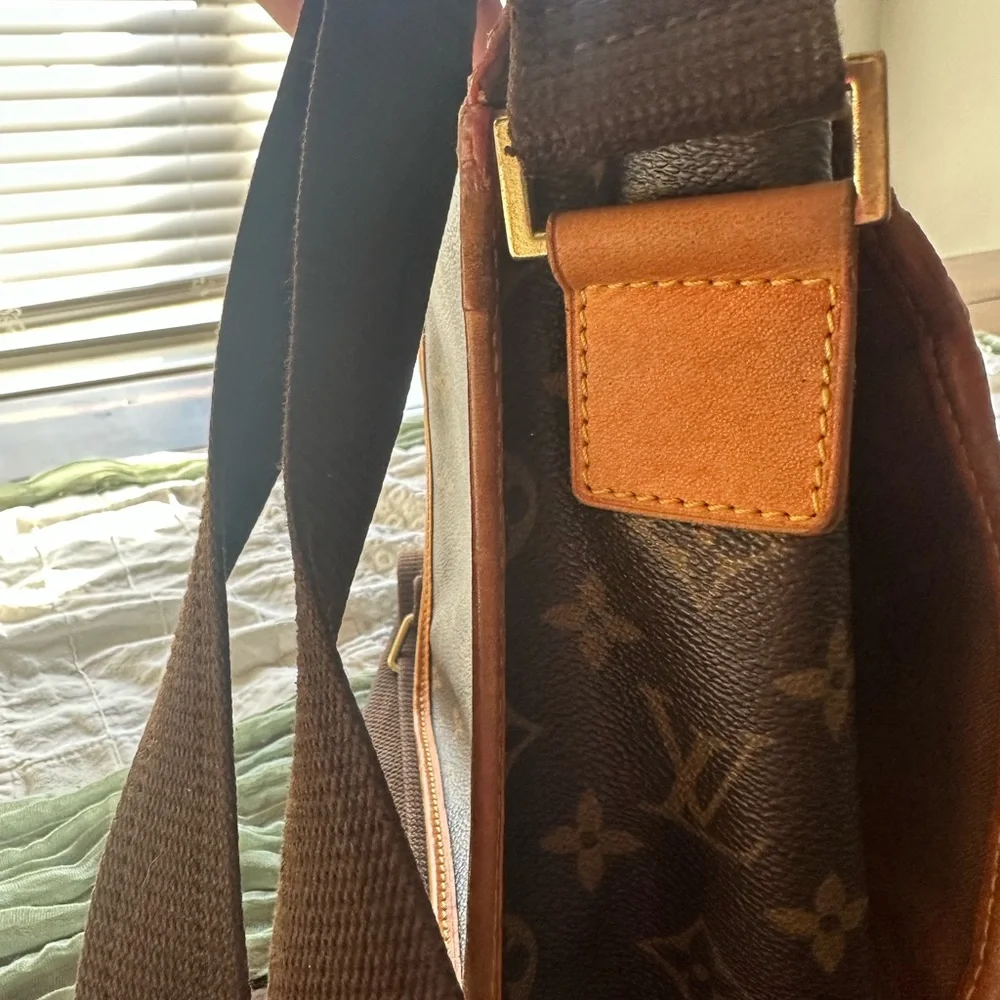 Louis Vuitton bosphore messenger cross body - Picture 7 of 9